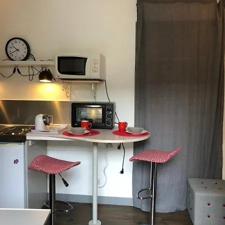 De Charme Equipe Centre Au Calme Gare 5 Min Апартаменты